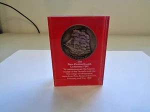 Commemorative Medal 1882-1982 New Zealand Lamb Centenary in Resin 3.5x2.5in Used - Picture 1 of 17
