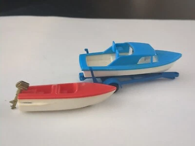1966 MATCHBOX LESNEY 9-d Boat & Trailer Blue/White & 48-b 1961 Sports Boat (9) - Image 1 of 4