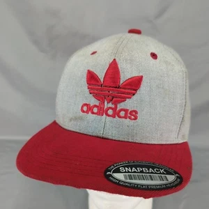 Adidas Trefoil Logo erhöhte Stickerei Snapback Baseball Cap Truckermütze rot/grau - Bild 1 von 11