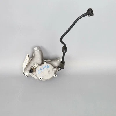 BMW M3 E90 E92 E93 S65 2008-2013 carcasa termostato OEM usado Foto 1 de 4