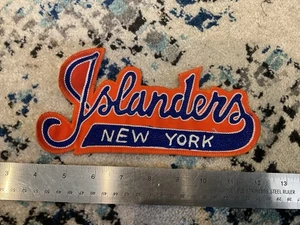 ORIGINAL VINTAGE NEW YORK ISLANDERS CHAIN STITCH HOCKEY JERSEY PATCH - Picture 1 of 2