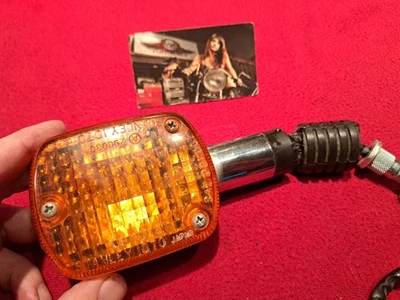 1986 Honda Shadow VT1100C VT1100 Front Right Turn Signal OEM - Image 1 of 4