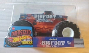 Monster Truck Hot Wheels Bigfoot 4x4x4 gran tamaño escala 1:24 2024 - Imagen 1 de 6