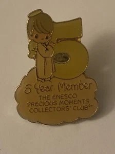 Prendedor de colección 1984 Precious Moments 5 años Collector’s Club tono dorado pequeño - Imagen 1 de 7