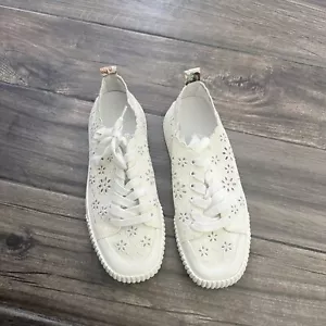 Veronica Beard- Paulita White Floral Embroidered Sneakers Size 8.5 Med - Picture 1 of 7