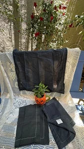 Crate&Barrel 5 Black Napkins w Metallic Gold Thread 18” Sq 100% Cotton Halloween - Picture 1 of 13