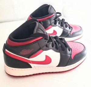 Größe 7Y - 554725-066 Nike Air Jordan 1 Mid Bred Black Noble Red - Bild 1 von 9