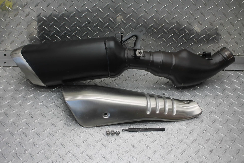 Silenciador de tubo de escape Aprilia RSV4/TUONO V4 2013 OEM  Foto 1 de 4