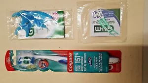Cepillo de dientes suave compacto Colgate ~ NUEVO ~ Además de GOMA GRATIS X-Hilo dental fuerte/selecciones suaves largas - Imagen 1 de 1