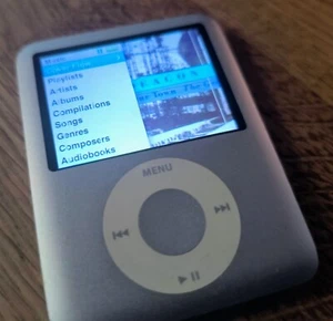 Apple iPod Nano 3rd Generation 4GB A1236 EMC2174 Silver MP3 Player - Picture 1 of 4