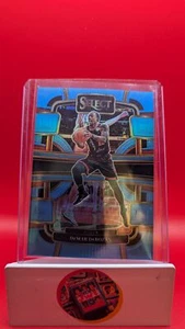 2023-24 Panini Select #10 DeMar DeRozan Light Blue Prizms #/299 - Bild 1 von 1