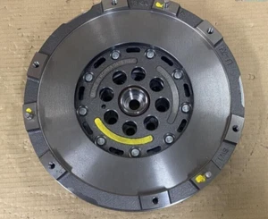 NEW DUAL MASS FLYWHEEL FOR HYUNDAI i40 VF 1.7D 2011-2018 D4FD 232002A862 New - Picture 1 of 3