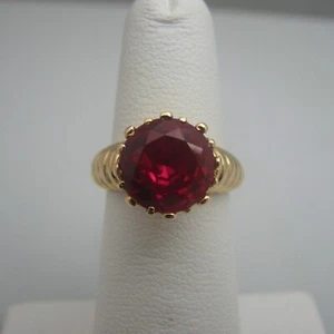 d939 Stunning 14k Yellow Gold Synthetic Ruby Ring - Picture 1 of 5