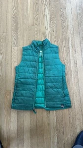 REI green puffy vest lightweight size M (10-12 kids) - Picture 1 of 9