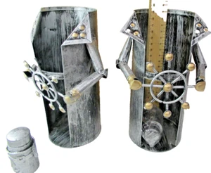 Par de figuras náuticas de metal Steampunk - Abrigo de rueda de barco para hombre 28 cm de alto - Imagen 1 de 10