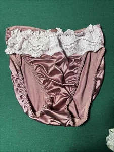 VINTAGE NWOT by VICTORIAS SECRET SECOND SKIN PANTIES sz S - Picture 1 of 3
