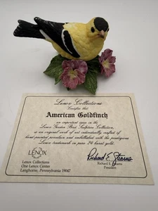 Statuina da collezione Lenox Fine Porcellana AMERICAN GOLDFINCH Garden Bird con certificato di autenticità - Foto 1 di 11