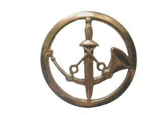 ANCIEN INSIGNE DE BERET POSTE AUX ARMEES ETAT EXCELLENT FAB. LIVRY GARGAN BICHET - Picture 1 of 2