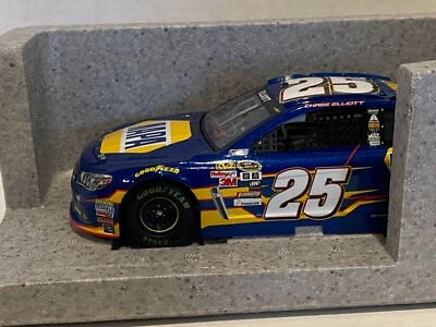 CHASE ELLIOTT #25 2015  NAPA  AUTOGRAPHED  1/24 BOX HAS WEAR - Image 1 of 4