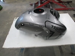 triumph trident 660 fuel tank cover metalic grey part no 2403507-mp - Picture 1 of 7