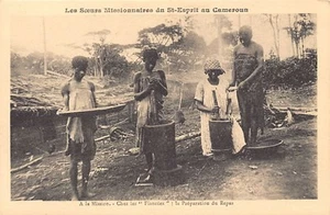 Cameroon - at the Mission - At the brides' house, preparing the meal - Publ. Soc - Picture 1 of 2