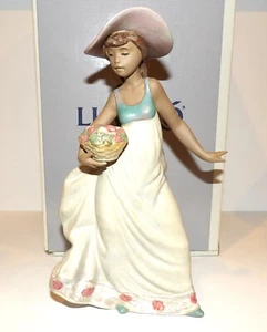 LLADRO #12288 GRES CON FLORES Y BRISA CAREFREE GIRL WITH FLOWERS FIGURINE IN BOX - Picture 1 of 6