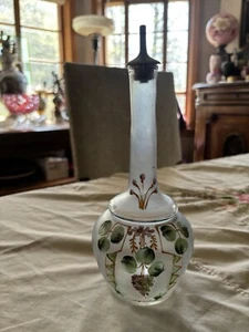 Botella de peluquero de finales del siglo XIX esmaltada flores bohemia? Soplado a mano con tapa - Imagen 1 de 9
