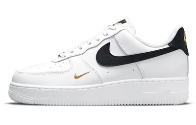 Nike Air Force 1 Low '07 Essential Blanco Negro Dorado Mini Swoosh W - CZ0270-102 Foto 1 de 4