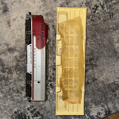 AHM Rivarossi O Gauge 7102-B Santa Fe Locomotive 2 Rail - Image 1 of 4