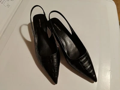 Zapatos de salón Ann Taylor de cuero con tira trasera de gatito 8M negro cocodrilo punta puntiaguda Foto 1 de 4