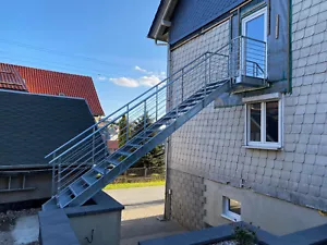 Stahlwangentreppe Metal Podesttreppe Aussentreppe 3,15m Zweiseitigen Geländer - Bild 1 von 7