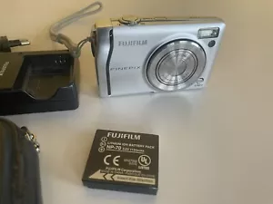 Fujifilm FinePix F40fd 8.3MP Retro Digitalkamera vintage digital camera superccd - Bild 1 von 4