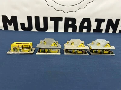 Atlas N Passenger Station Building Yellow 706 (Lot of 4) (T) - Image 1 of 4