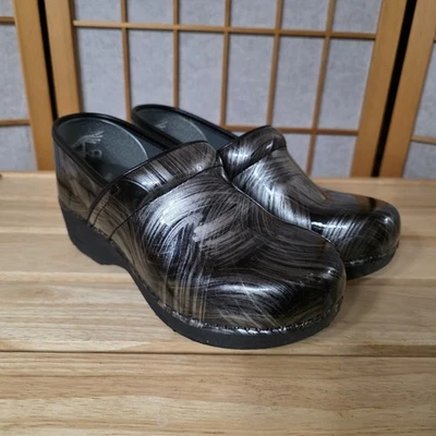 Dansko Pro XP 2.0 Clogs Women Sz 38 US 7.5 Pewter Brushed Patent Nursing  - Image 1 of 4