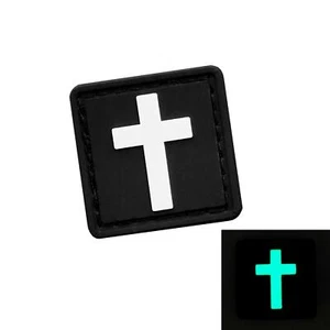 kleines Mini 1x1 Kruzifix Jesus Christus leuchtend dunkel PVC GITD Touch Verschluss Patch - Bild 1 von 2