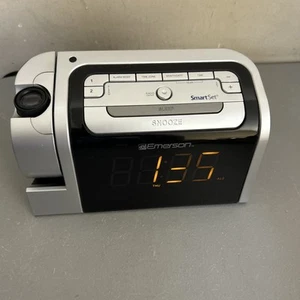 Emerson Research Smart Set CKS3518 Alarm Clock AMFM Radio Time Projector - Picture 1 of 12