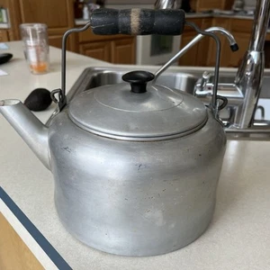 Vintage WARDS BEST QUALITY Aluminum Teapot Tea Kettle with Wooden Handle! NICE!! - Picture 1 of 4