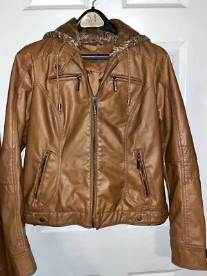 JouJou Camel Color faux leather jacket Foto 1 de 4