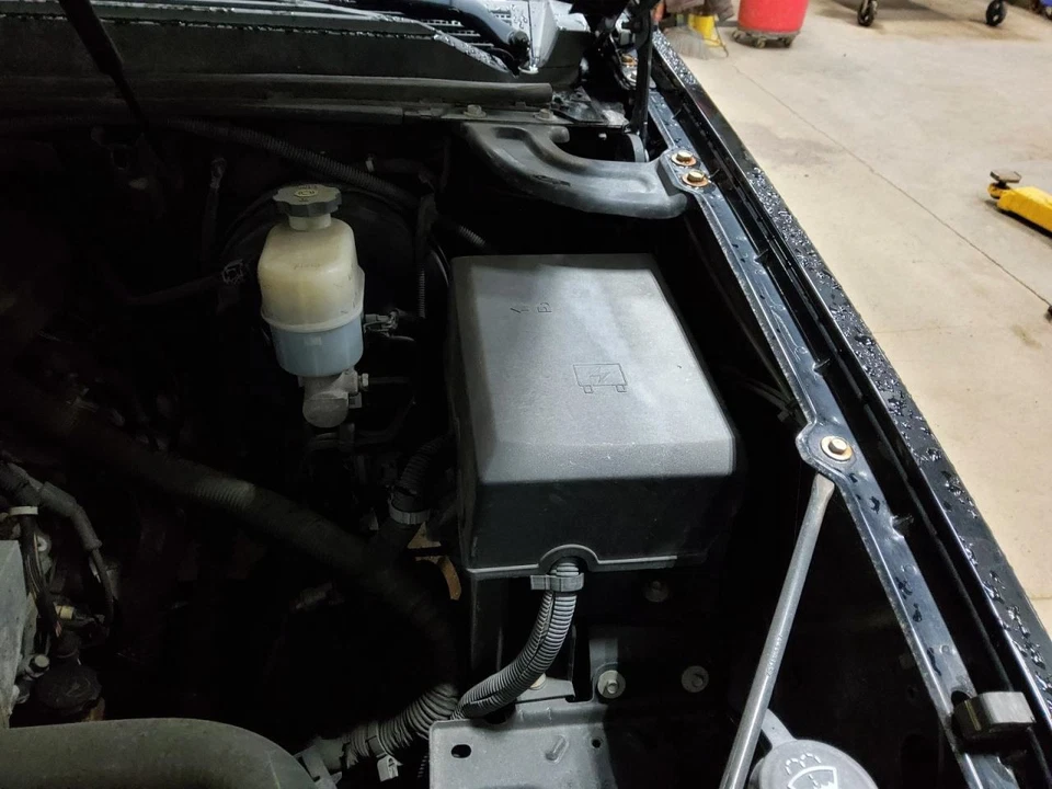 Fuse Box Engine Fits 10-14 ESCALADE 558045 Foto 1 de 1