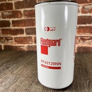 FILTRO DE COMBUSTIBLE ORIGINAL FLEETGUARD FF42128NN 23856886 22474709 - Imagen 1 de 2