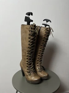 Stylish Vintage Brown Knee-High Lace-Up Leather Boots with Chunky Heels - Picture 1 of 10