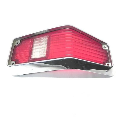 1971-77 CHEVY VEGA LH TAILLIGHT ASSEMBLY - Image 1 of 4