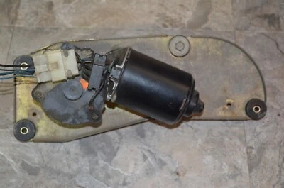 1986 1987 1988 1989 1990 1991 1992 1993 Mazda B2000 B2200 B2600 WIPER MOTOR OEM - Image 1 of 2