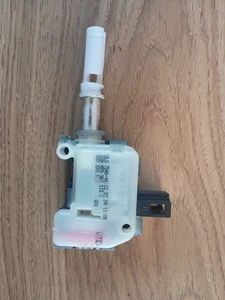 HELLA Actuator lock tailgate for Audi A3 8P A4 8E B6 A6 C5 4B C6 4F Q7 4L TT 8N - Picture 1 of 3
