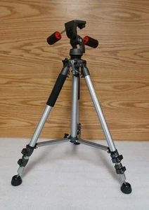 Weifeng WF-6307A Camera Video Tripod Stand With 3 - Way Video Fluid Head - Picture 1 of 7