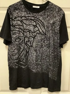 Camiseta Versace Colección Medusa Cruz Estampado Logo Y2K Streetwear Lujo - Imagen 1 de 4