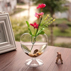 Glass Vase Heart Shaped Vase Fireplace Bookshelf Table Container Creative Bottle - Picture 1 of 7
