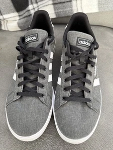 Adidas Daily 3.0 Talla UK 10.5 EU 45.5 Hombre Entrenadores Gris Carbón Lona Patín  - Imagen 1 de 6