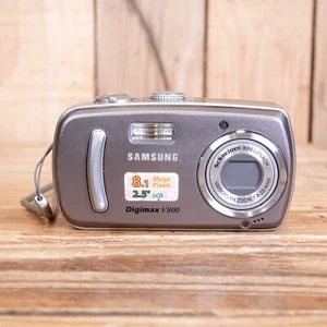 Samsung Digimax V800 Digital Camera - Spares or Repair - Picture 1 of 4