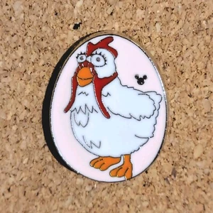 DISNEY PIN THE MUPPETS CAMILLA THE CHICKEN BIRDS 2013 HIDDEN MICKEY - Picture 1 of 2